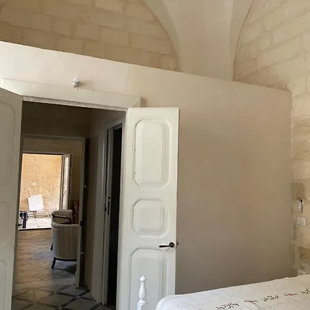 Antica Casa A Corte In Paese Vernole