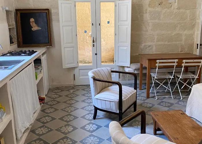 Antica Casa A Corte In Paese * Vernole