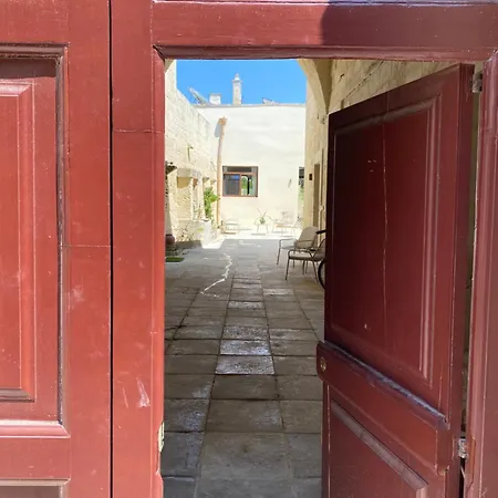 Antica Casa A Corte In Paese *