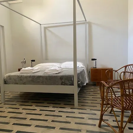 Holiday home Antica Casa A Corte In Paese Vernole