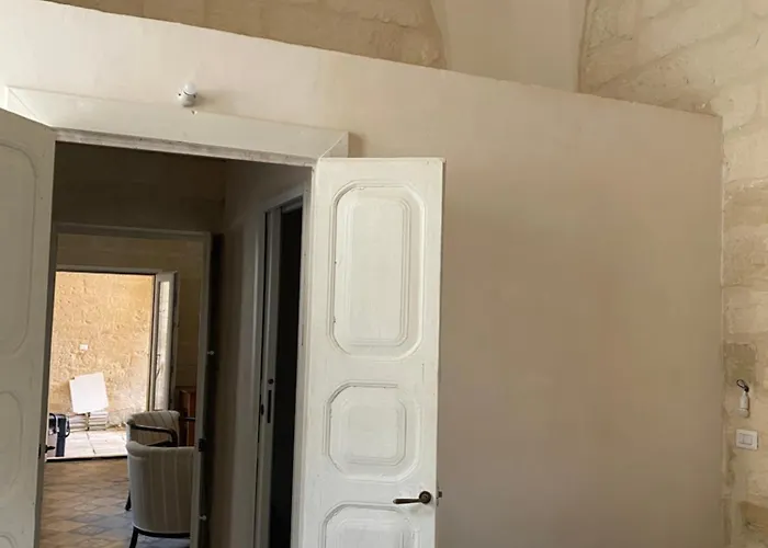 Antica Casa A Corte In Paese Vernole